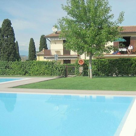 Belvilla By Oyo Enticing Holiday Home With Pool Lazise Eksteriør bilde