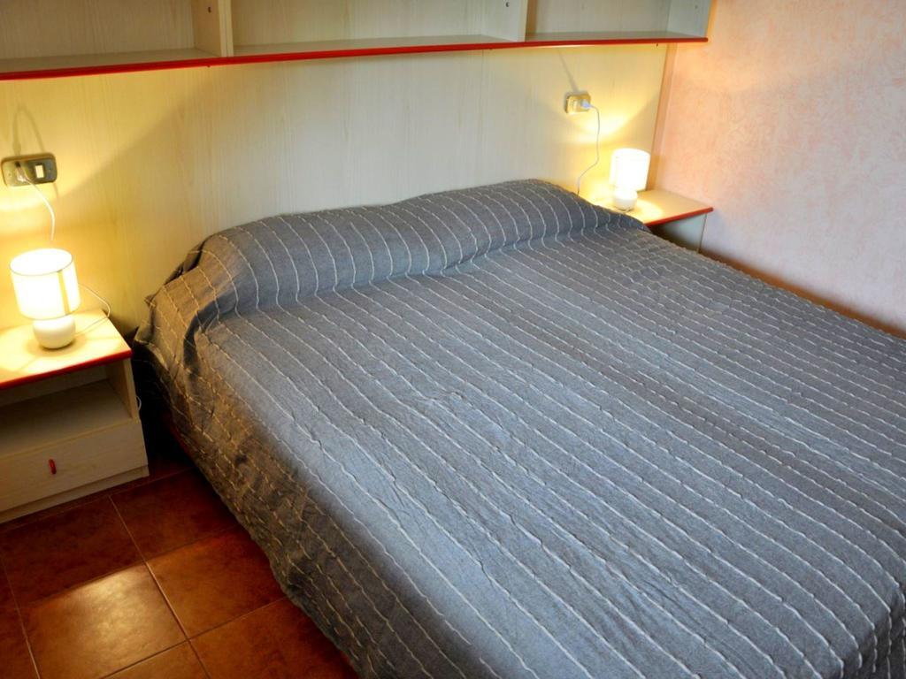 Belvilla By Oyo Enticing Holiday Home With Pool Lazise Eksteriør bilde