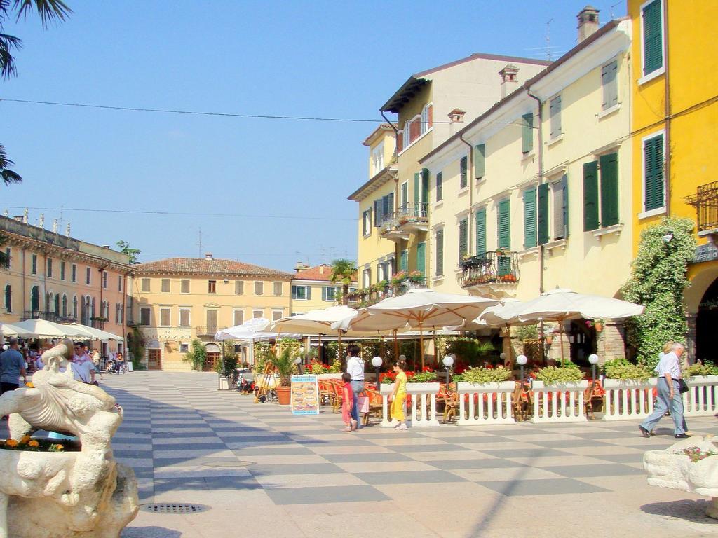 Belvilla By Oyo Enticing Holiday Home With Pool Lazise Eksteriør bilde