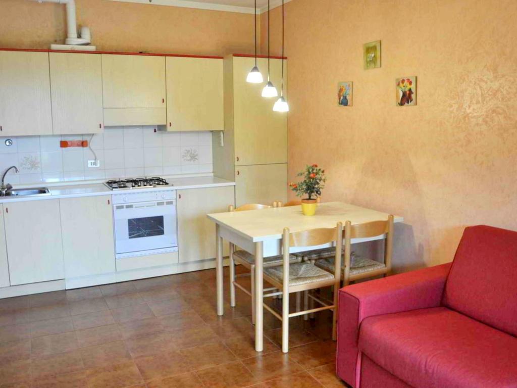 Belvilla By Oyo Enticing Holiday Home With Pool Lazise Eksteriør bilde