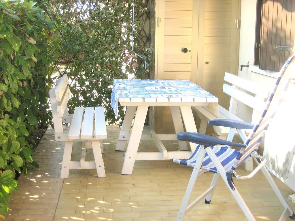 Belvilla By Oyo Enticing Holiday Home With Pool Lazise Eksteriør bilde