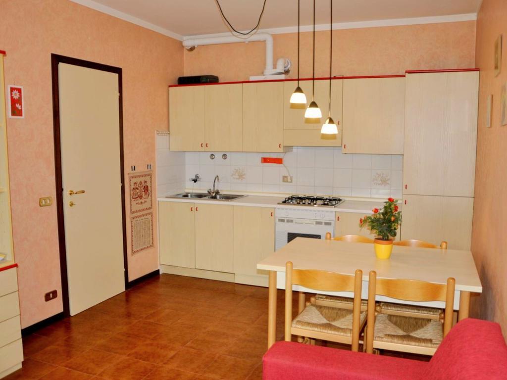 Belvilla By Oyo Enticing Holiday Home With Pool Lazise Eksteriør bilde