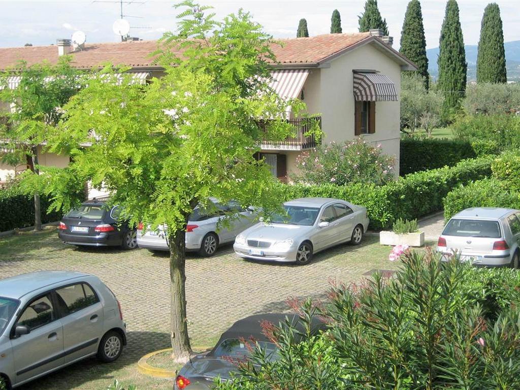Belvilla By Oyo Enticing Holiday Home With Pool Lazise Eksteriør bilde